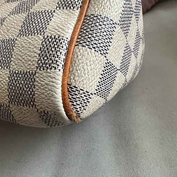 Louis Vuitton Soeedy 30 Bag - Picture 10 of 14